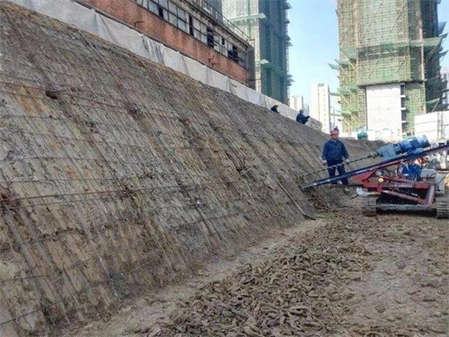 富拉尔基建筑边坡支护