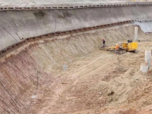 富拉尔基基坑边坡加固